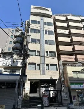 クレストワンビルの外観