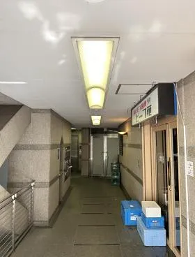 クレストワンビルの外観