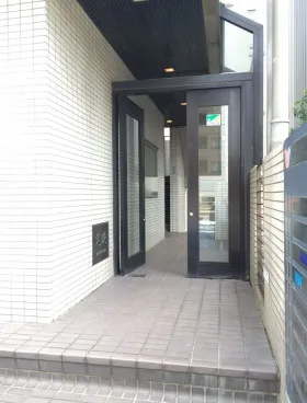 ウエストワールドビルの外観