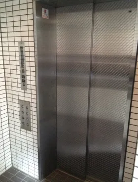 ウエストワールドビルの外観