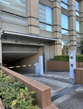 オーバルコート大崎マークイーストビルの外観