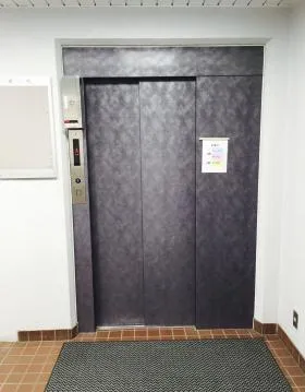 KNビルの外観