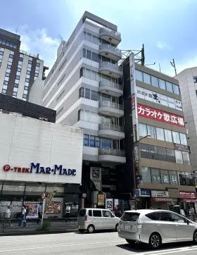 松楽ビルの外観