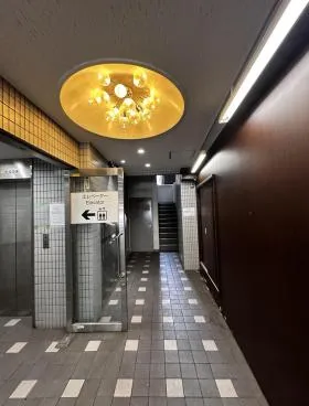 松楽ビルの外観
