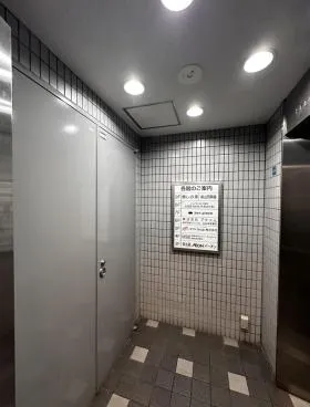 松楽ビルの外観