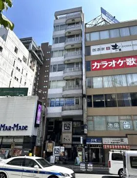 松楽ビルの外観