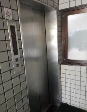 小林ビルの外観
