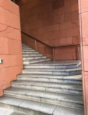 田源ビルの外観