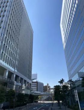 大崎フロントタワービルの外観