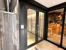 昇立西新宿ビルの外観