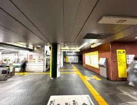 都営大江戸線「新宿西口駅」
