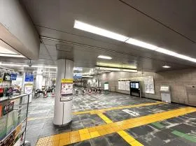 都営大江戸線「新宿西口駅」