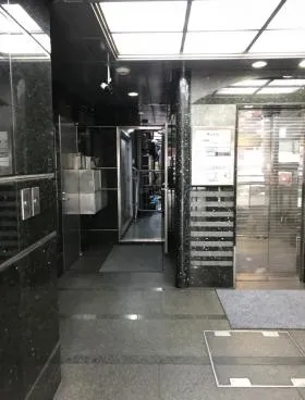 葉山ビルの外観