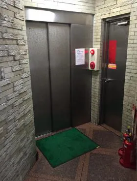 第一シャンボールビルの外観