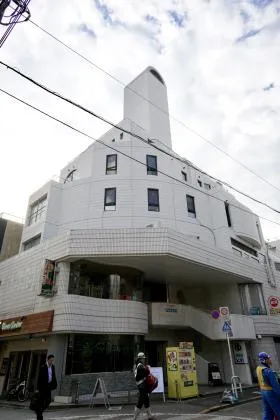平和ビルの外観