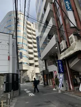 F2ビルの外観