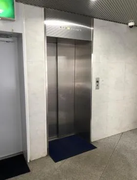 宮坂甲斐路ビルの外観
