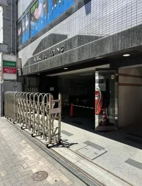 MAKIビルの外観