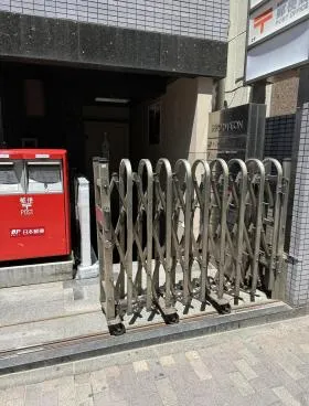 MAKIビルの外観