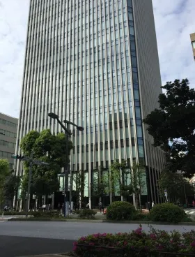 ニッセイ池袋ビルの外観