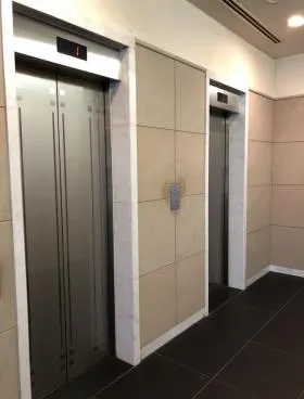 赤坂パークプラザビルの外観