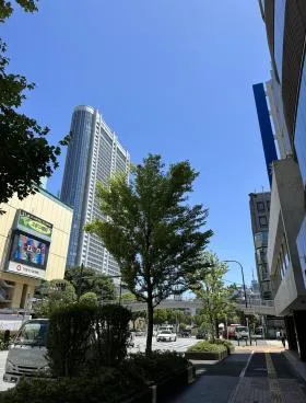 エー・ゼットキュウブビルの外観