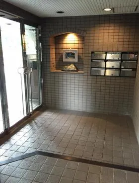井上旭門ビルの外観