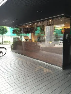 井上旭門ビルの外観