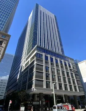 京橋トラストタワーの外観
