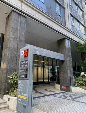 京橋トラストタワーの外観