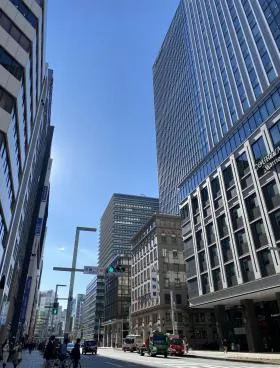 京橋トラストタワーの外観