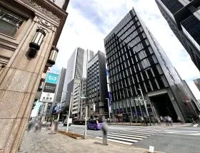 中央通り沿いを直進すれば（日本橋駅方面）当ビル着