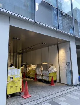京橋創生館ビルの外観