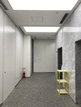 京橋創生館ビルの外観