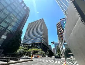 京橋創生館ビルの外観
