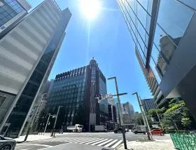 京橋創生館ビルの外観