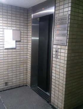大手町21ビルの外観