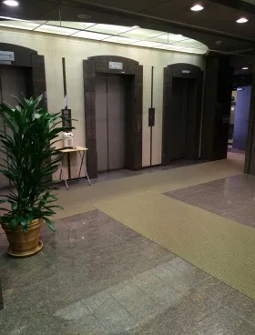 グレイスロータリービルの外観