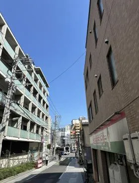 KIビルの外観