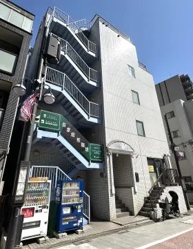KIビルの外観