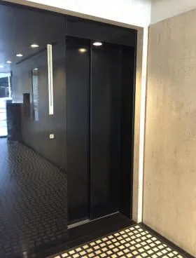 日月館麹町ビルの外観