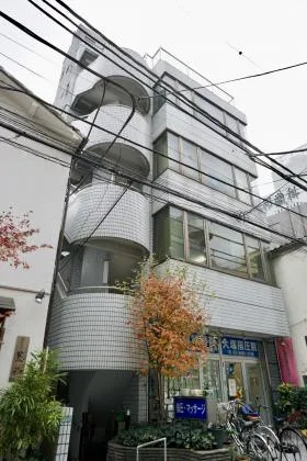 HKアークビルの外観
