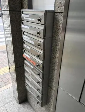 ゴールデンプラザ池袋ビルの外観