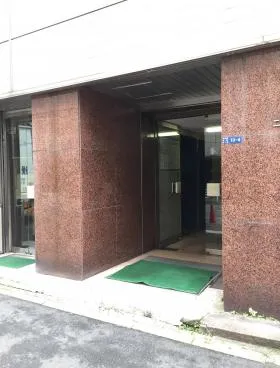 ニュー本町ビルの外観
