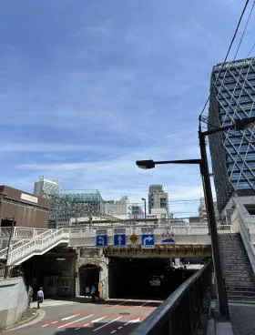アウルスクエアビルの外観