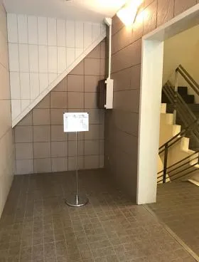 メリノ六義園ビルの外観