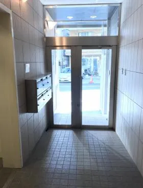 メリノ六義園ビルの外観