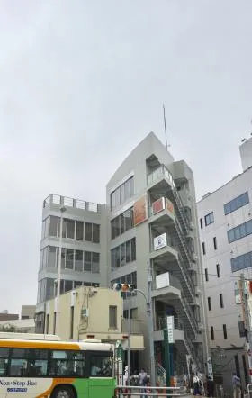 目白スクエアビルの外観