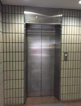 聖堂前ビルの外観