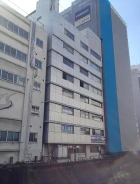 山上ビル東館の外観